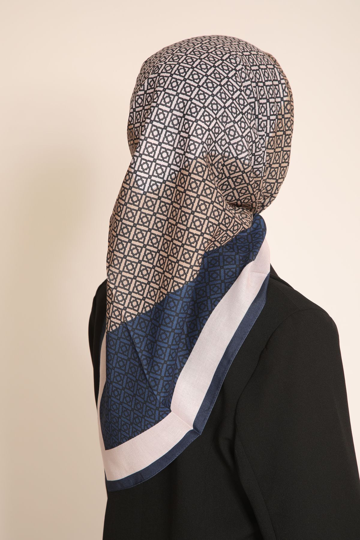 BERCHEM SCARF-Akel Transitional Geometric Pattern Scarf – Modern and Stylish Choice 5