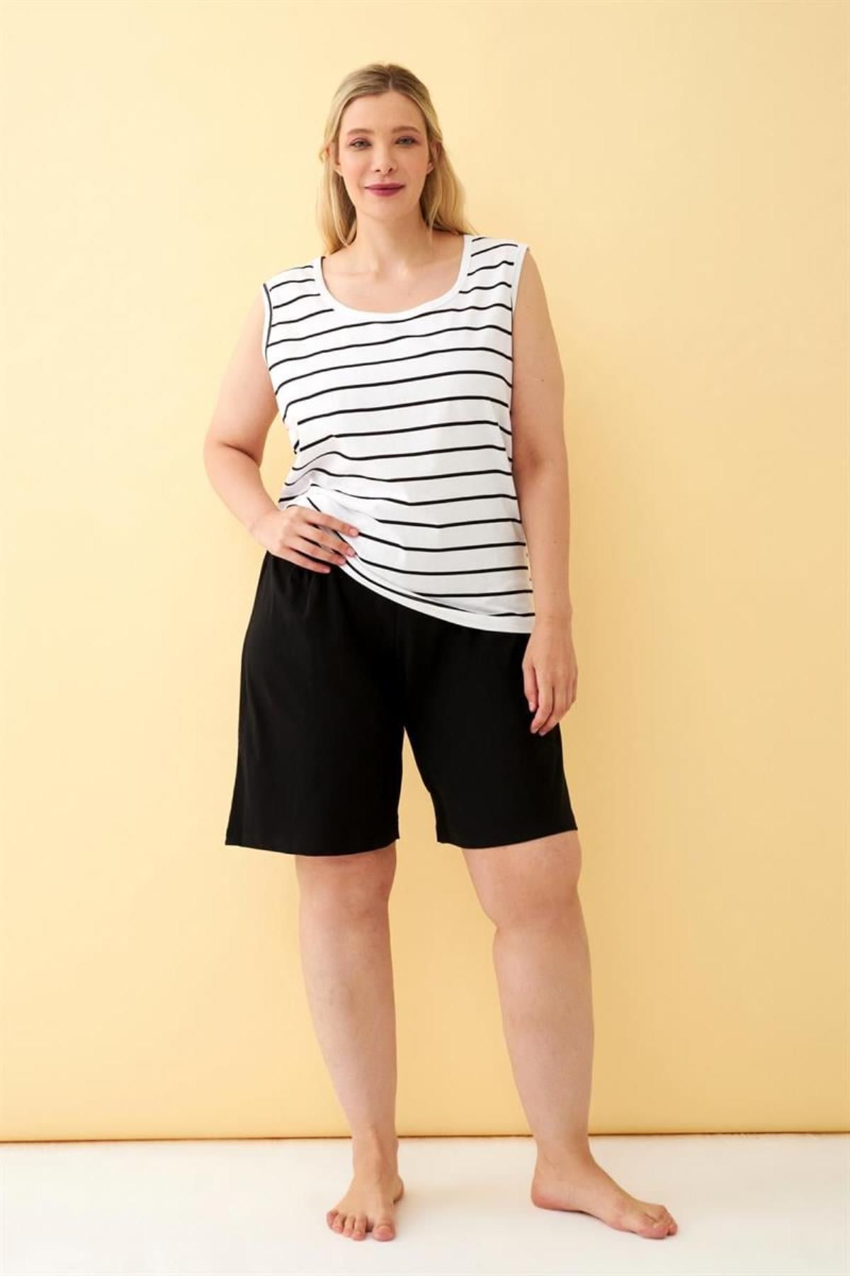 Celira-Women's White Plus Size Pajama Set with Shorts 2