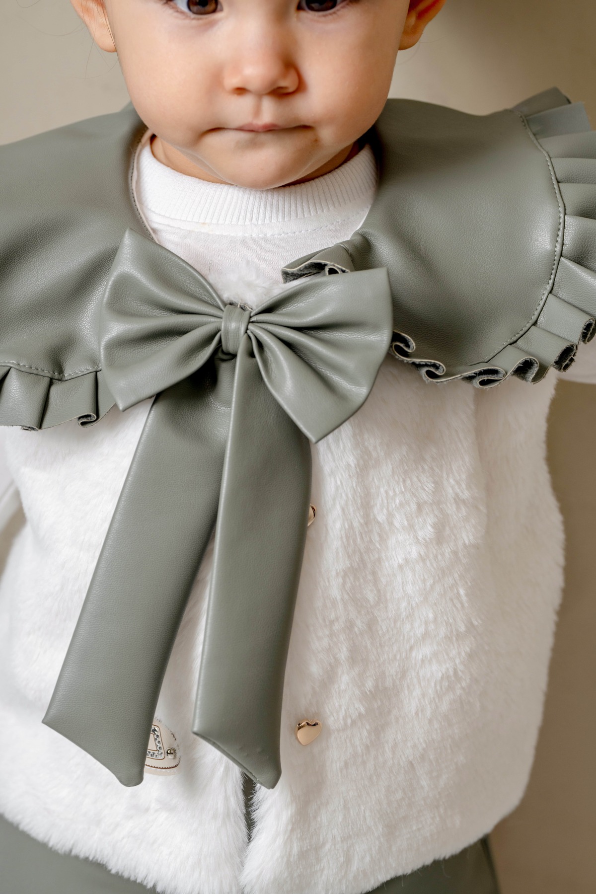 JNF kids Kız Bebek Yelekli Deri Şort Etekli 3’lü Takım fotoğrafı 5 (önizleme)