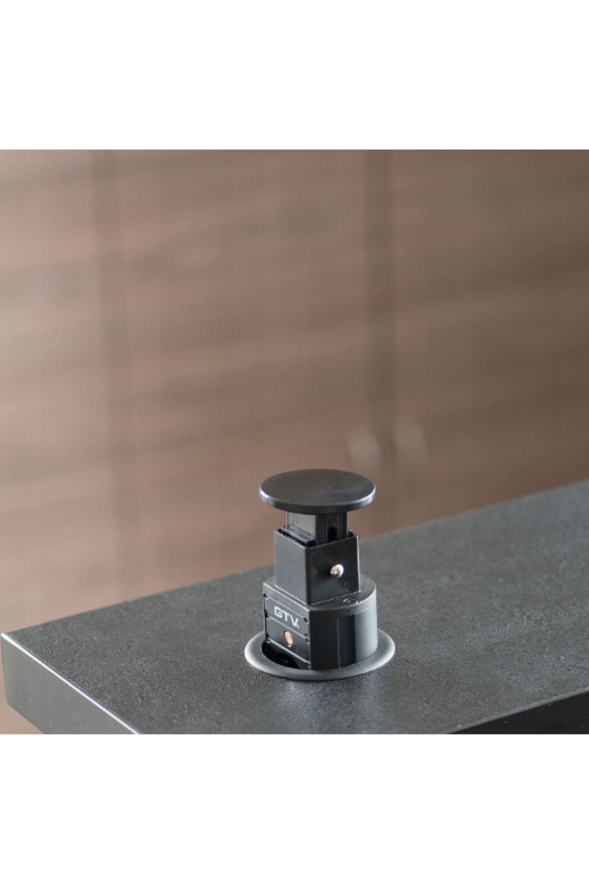 GTV-Retractable Built-in Socket Round,GTV,Diameter 60mm,3 Schuko Sockets,Cable 1.5,IP20,Max 3600W,Black 6