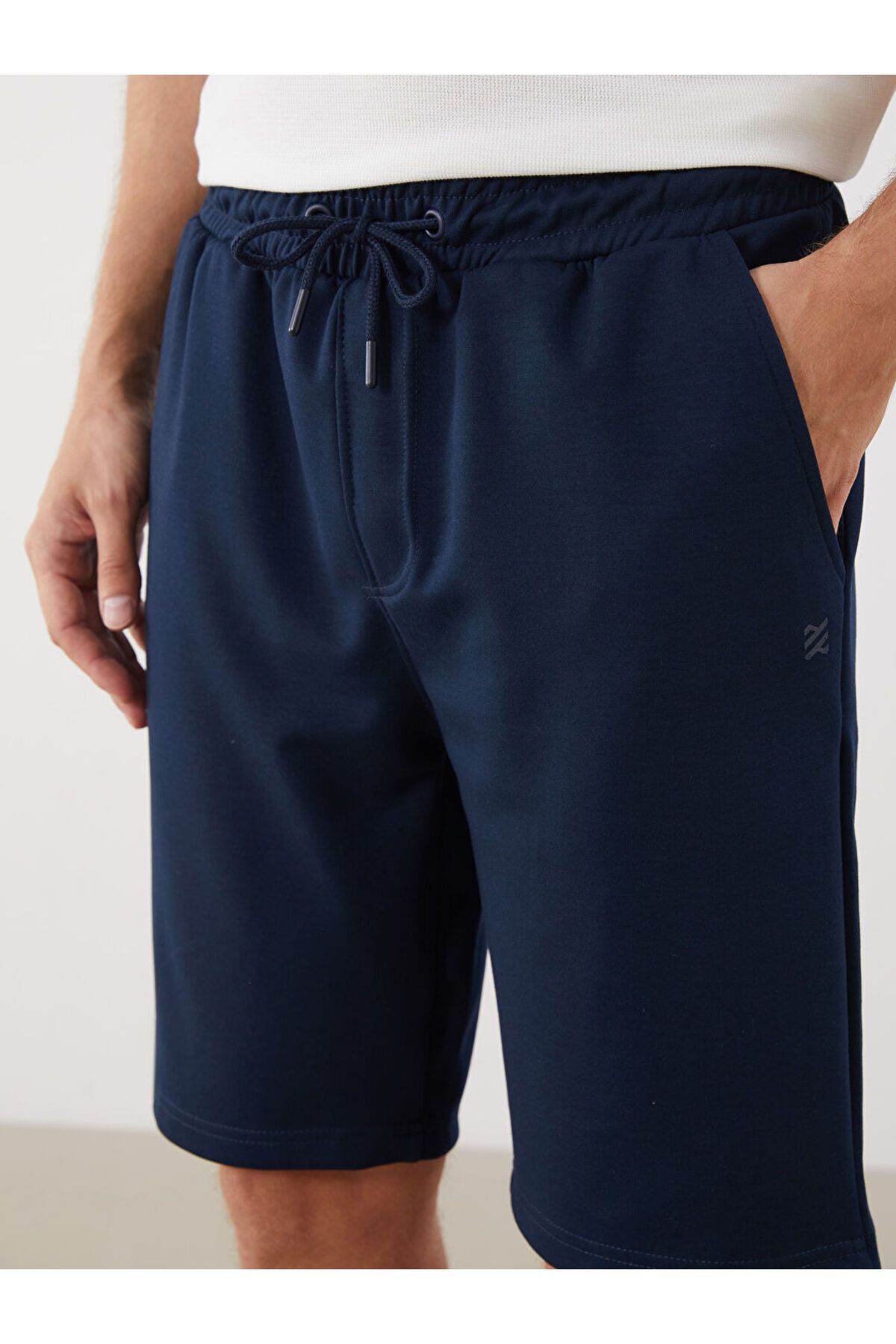 LC Waikiki-Create Your Style from Uzg Store |   Standard Fit Men's Shorts 4