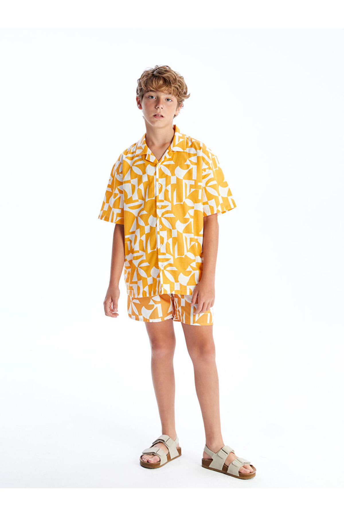 LC Waikiki Desenli Kısa Kollu Erkek Çocuk Gömlek fotoğrafı 2 (önizleme)