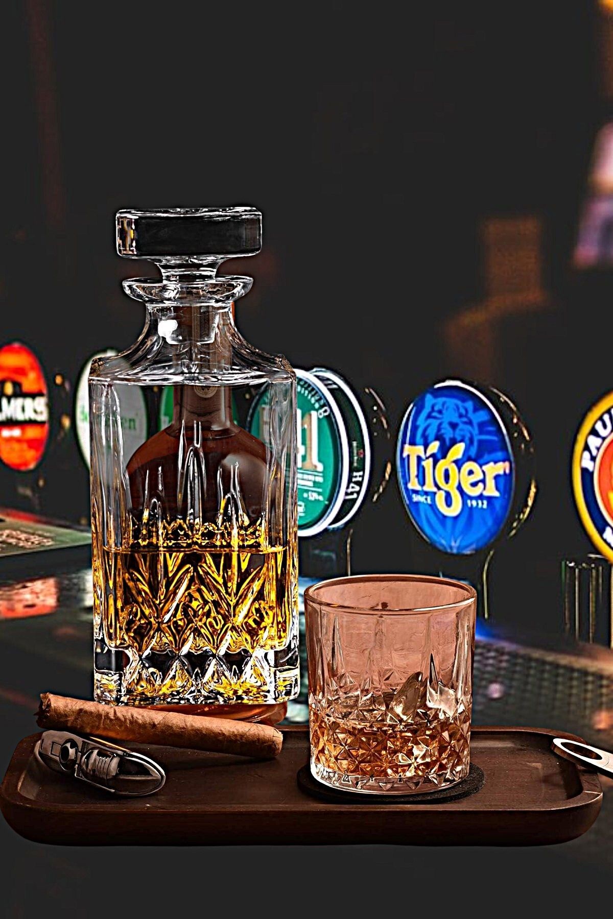 MADAME LUDA-Chivas 5 Piece Whiskey-Vodka-Wine-Glass Flask (Karaf) Set. (4 Whisky Glasses+Caraf) 2