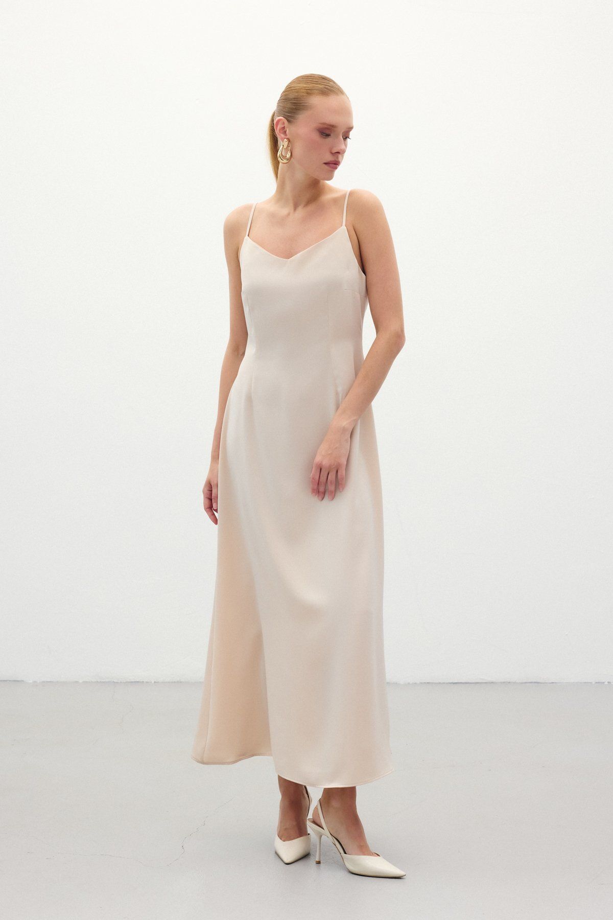 Sateen-Rochie lungă din satin cu bretele - bej 4