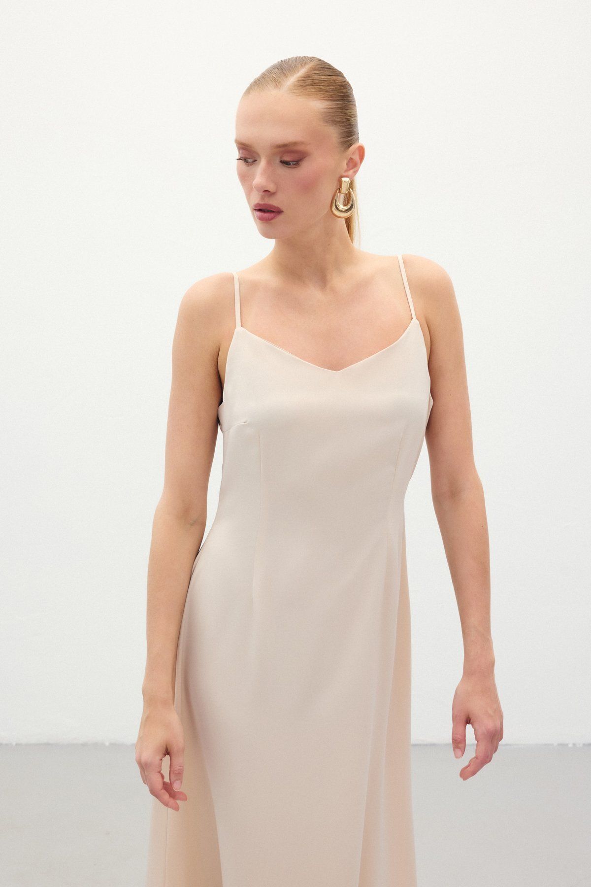 Sateen-Rochie lungă din satin cu bretele - bej 6