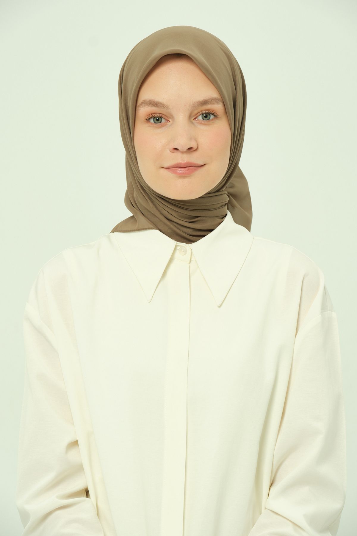 Madame Polo-Plain Chiffon Square Scarf Soft Khaki 4