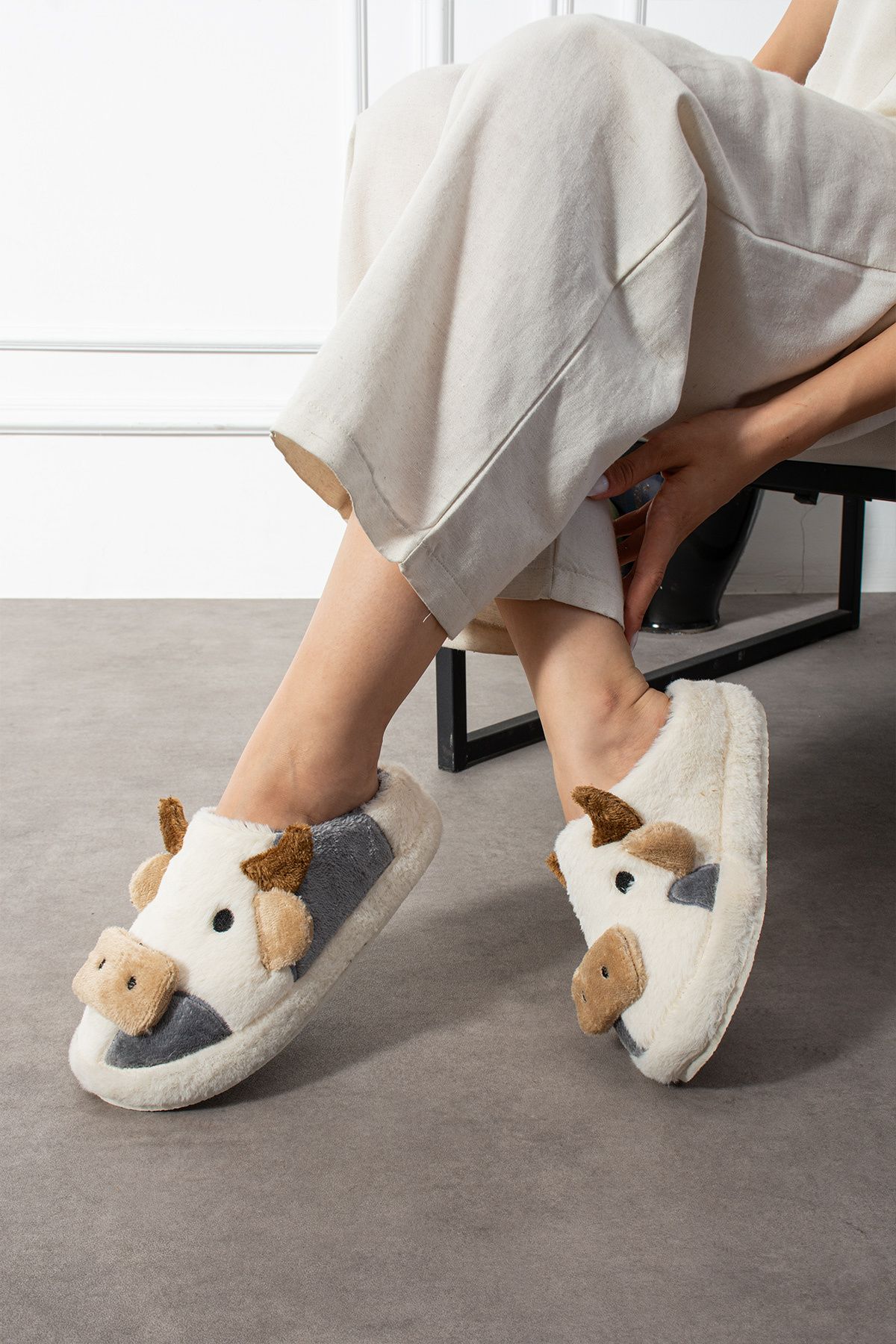 SWORD-Cow Figured Embroidered |   Winter Unisex House Slippers |   Non-Slip Base 2