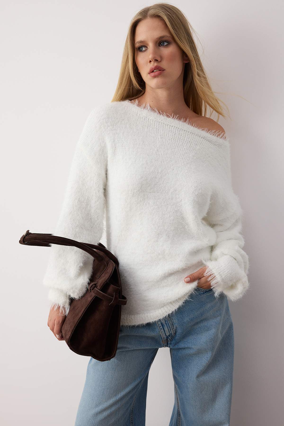 Trendyol Collection Ecru színű, szőrös, széles szabású, lehajtható galléros k...