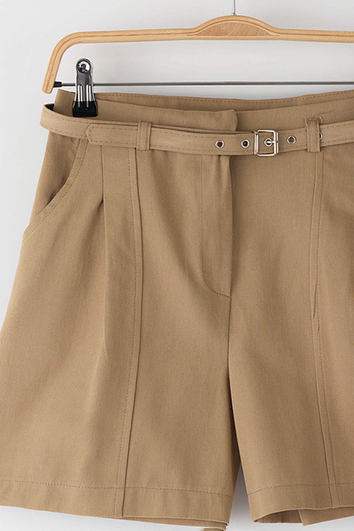 Trendyolmilla  Vizon Gabardin Pamuklu Kemerli City Boy Şort & Bermuda TWOAW26SR00009 - Görsel 6