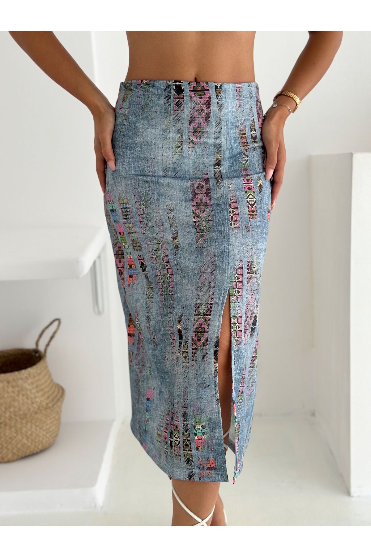 YUSUF CAN KARATAŞ KARATAŞ GİYİM-Women's Patterned Lycra Fabric Strap Front Tie Crop and Slit Midi Skirt Set 4