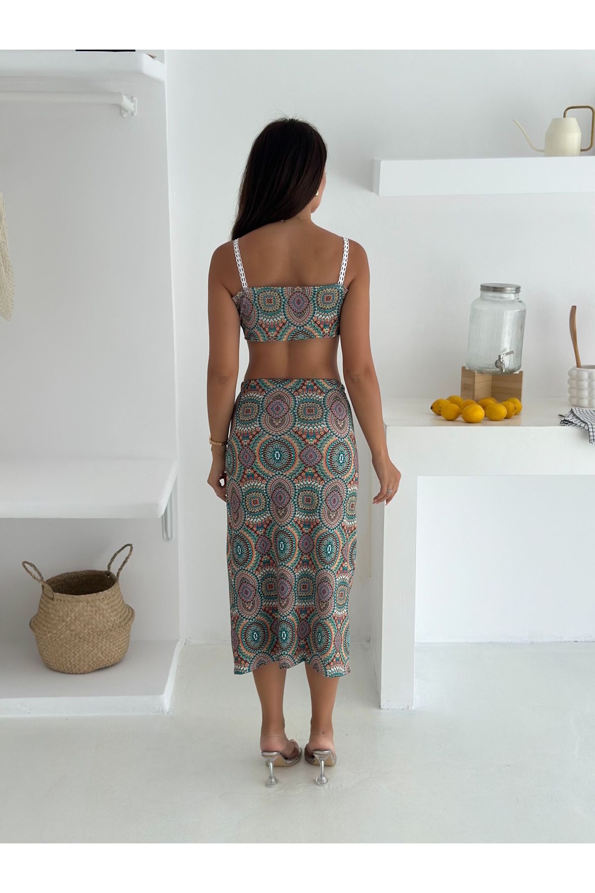 YUSUF CAN KARATAŞ KARATAŞ GİYİM-Women's Patterned Lycra Fabric Strap Front Tie Crop and Slit Midi Skirt Set 5