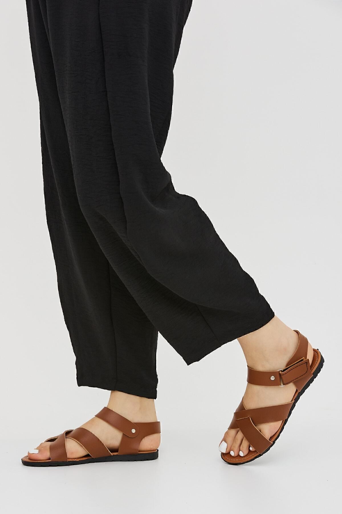 Moda Devrin-Sandale cu velcro ajustabile în cruce bronzată 2