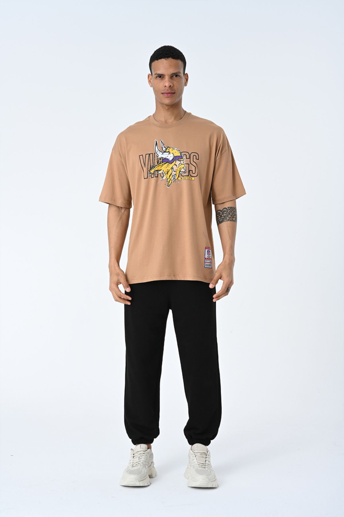 AMAZING CRASH-Brown Crew Neck Printed Oversize Pattern Unisex T-shirt 5