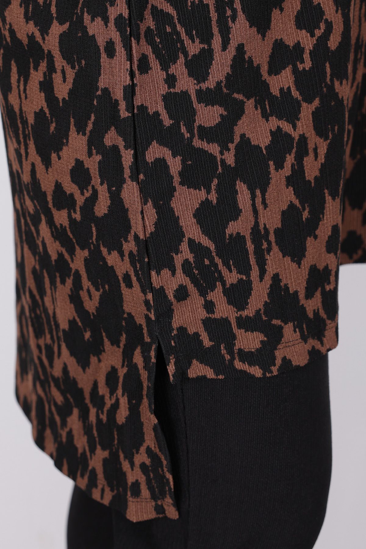 Linvey-Summer Comfortable Fit Wrinkle Fabric Leopard Pattern Double Suit Elastic Pants & Loose Cut Tunic 2