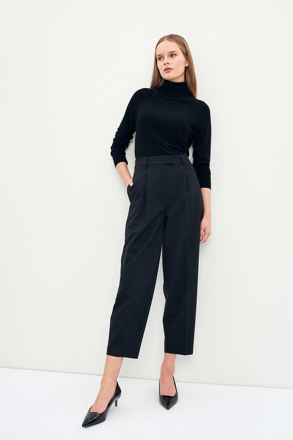 Setre-Black Waist and Pleat Detailed Belted Trousers 1