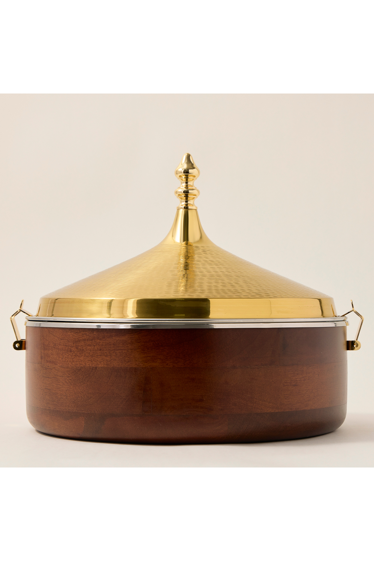 سخان طعام مع غطاء مطروق ذهبي اللون