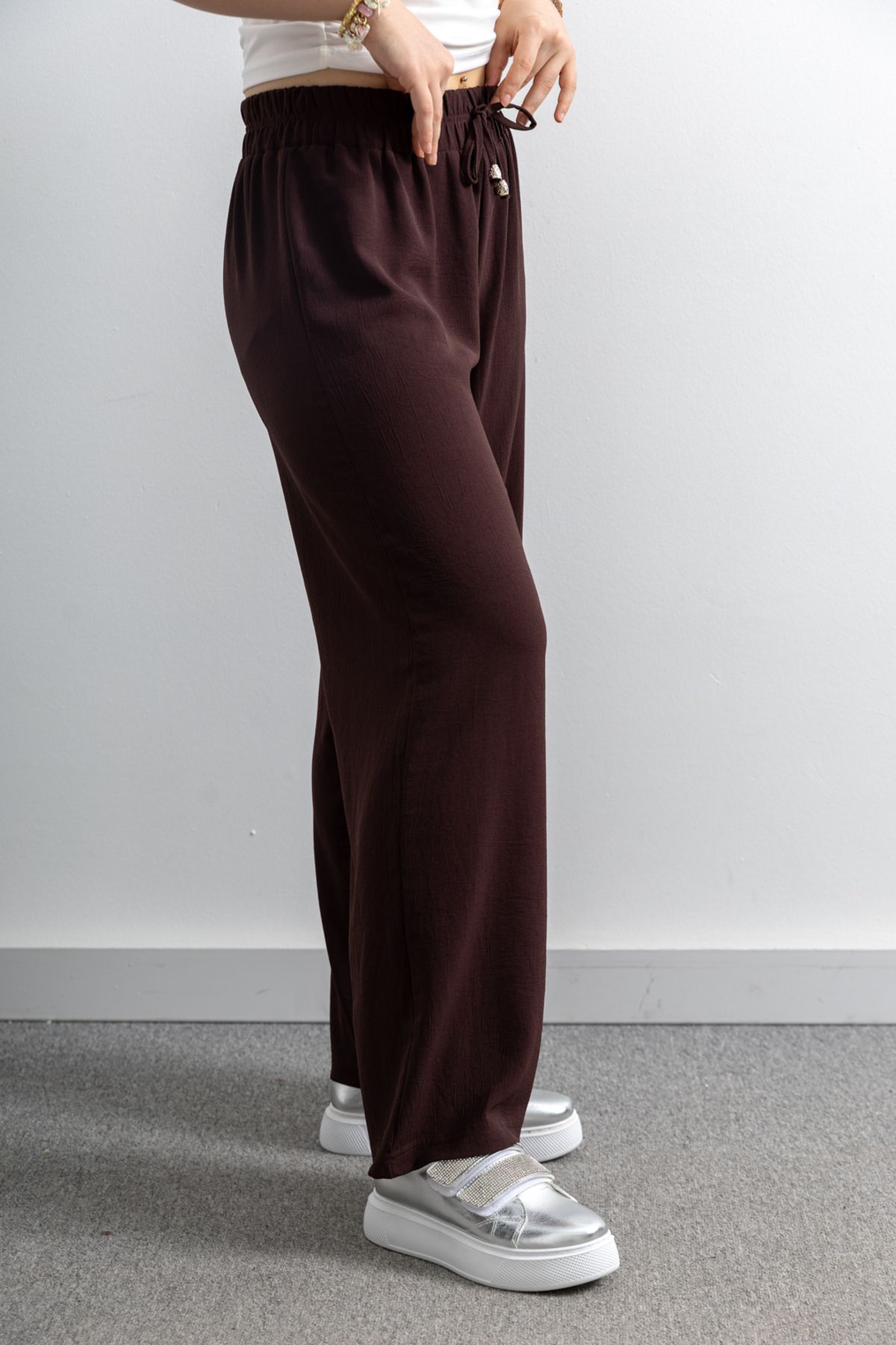 TUĞBA ERGÜL-Pantaloni de in Ayrobin 4