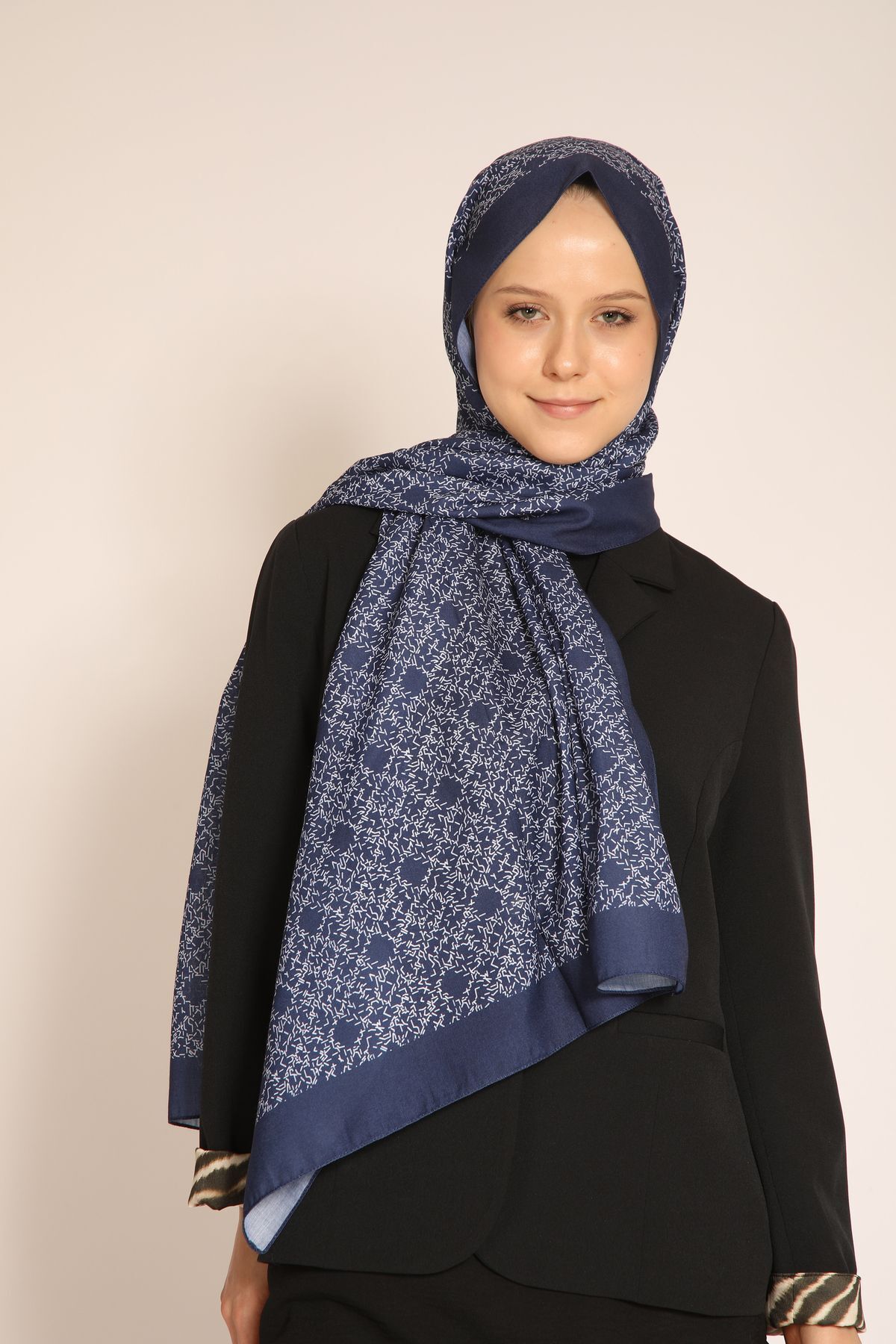 BERCHEM SCARF-Akel Micro Patterned Shawl – Light and Modern Touch for Elegant and Stylish Combinations 1