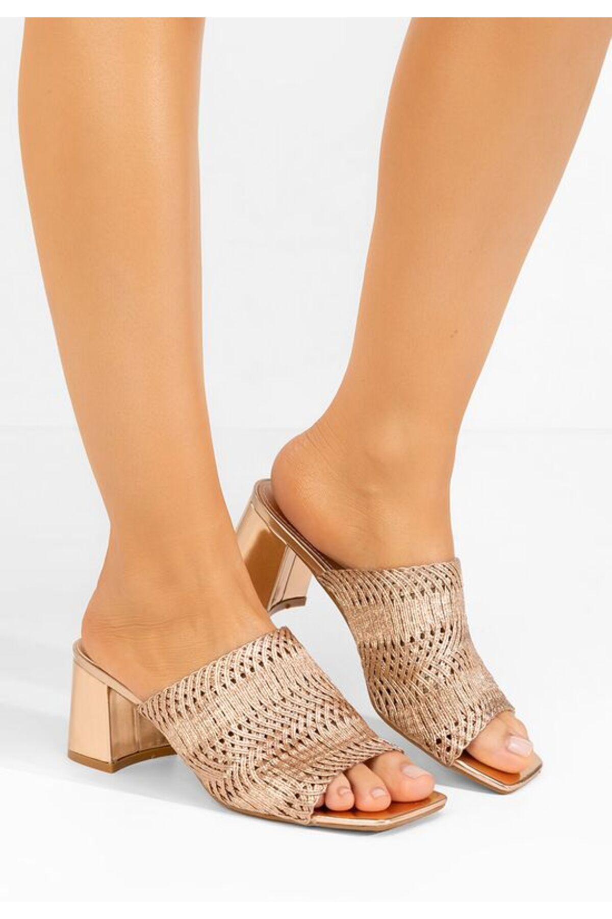 B T Shoes-Papuci cu toc gros Jenesa champagne 1