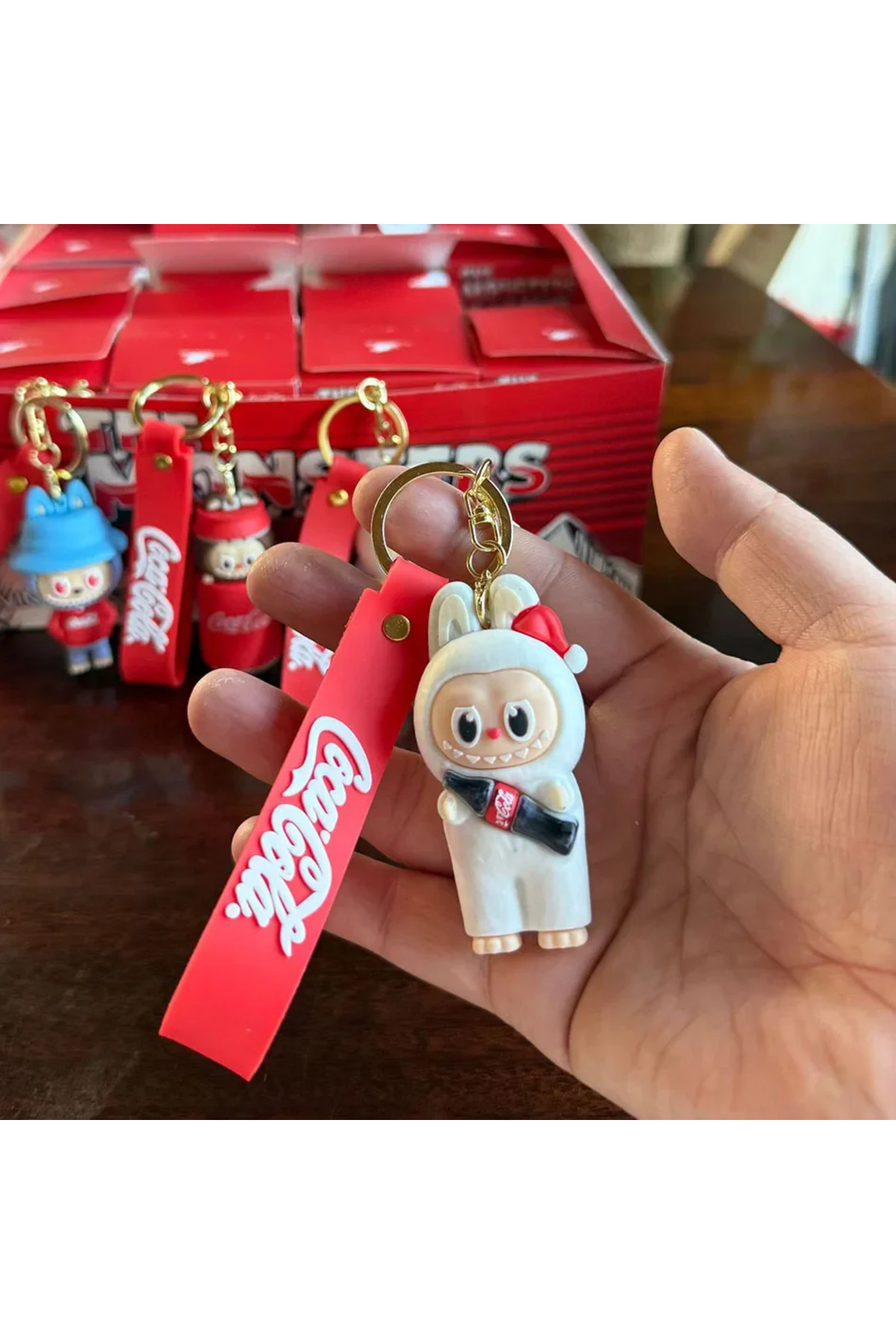 LABUBU-Mini Coca-Cola – Breloc Surpriză Blind Box, Față Vinil, Colectibil, Ediție Limitată 3