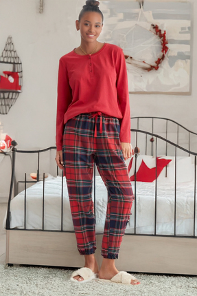 DOFİ Kadın Kırmızı Uzun Kollu Pijama Takımı – Düğmeli Bisiklet Yaka, Paça Las...