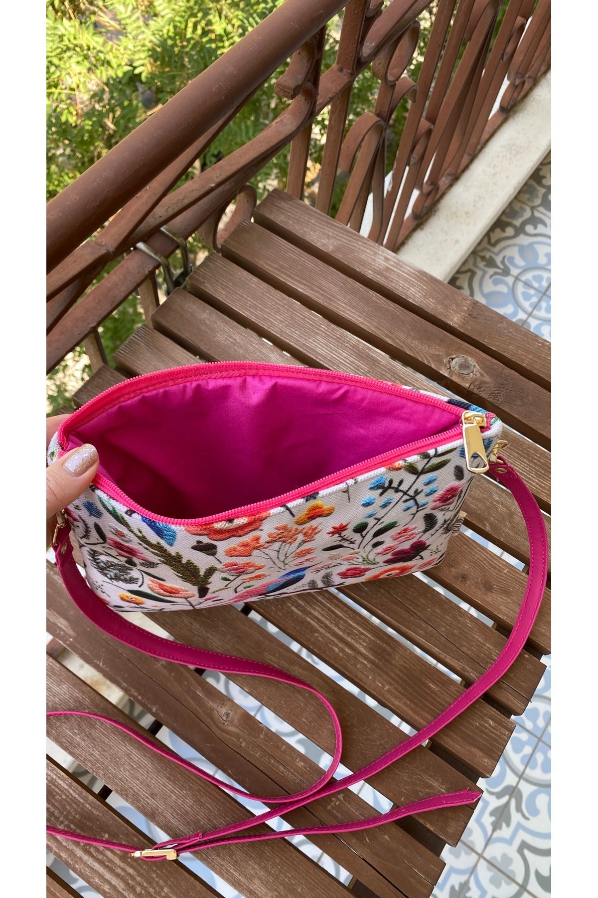 TALKING DREAMS-Medium Size Clutch with Fuchsia Embroidery Look 3