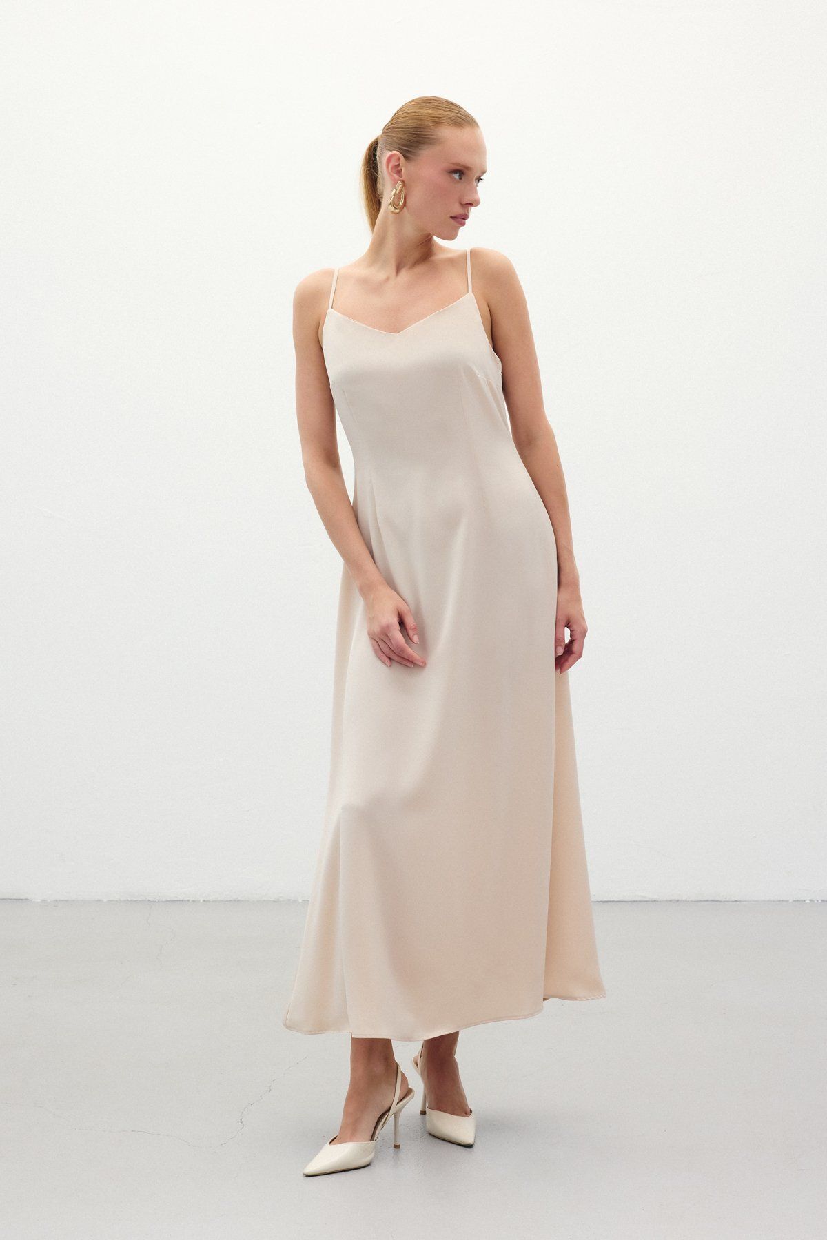 Sateen-Rochie lungă din satin cu bretele - bej 5