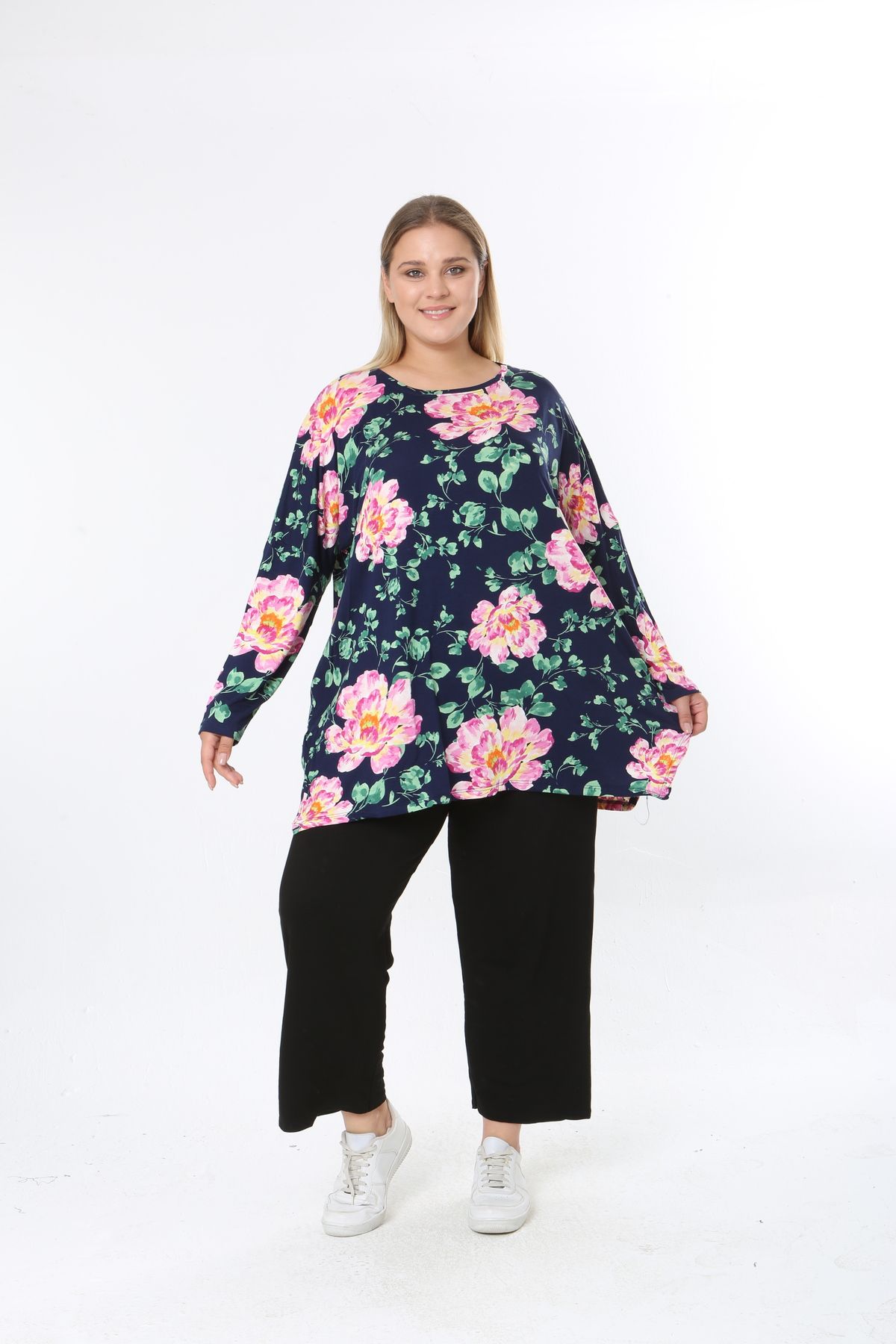 XL Modam-Women's Digital Print Plus Size Tunic 7