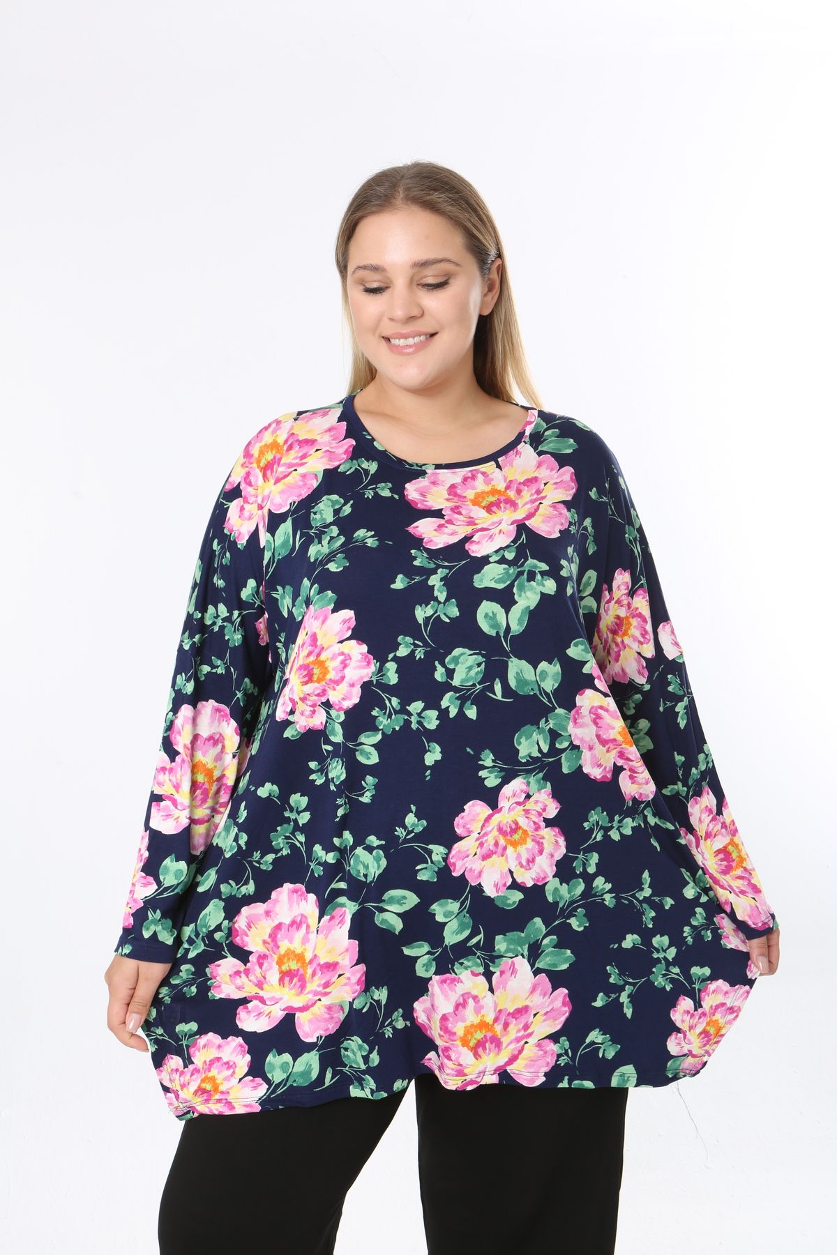 XL Modam-Women's Digital Print Plus Size Tunic 1