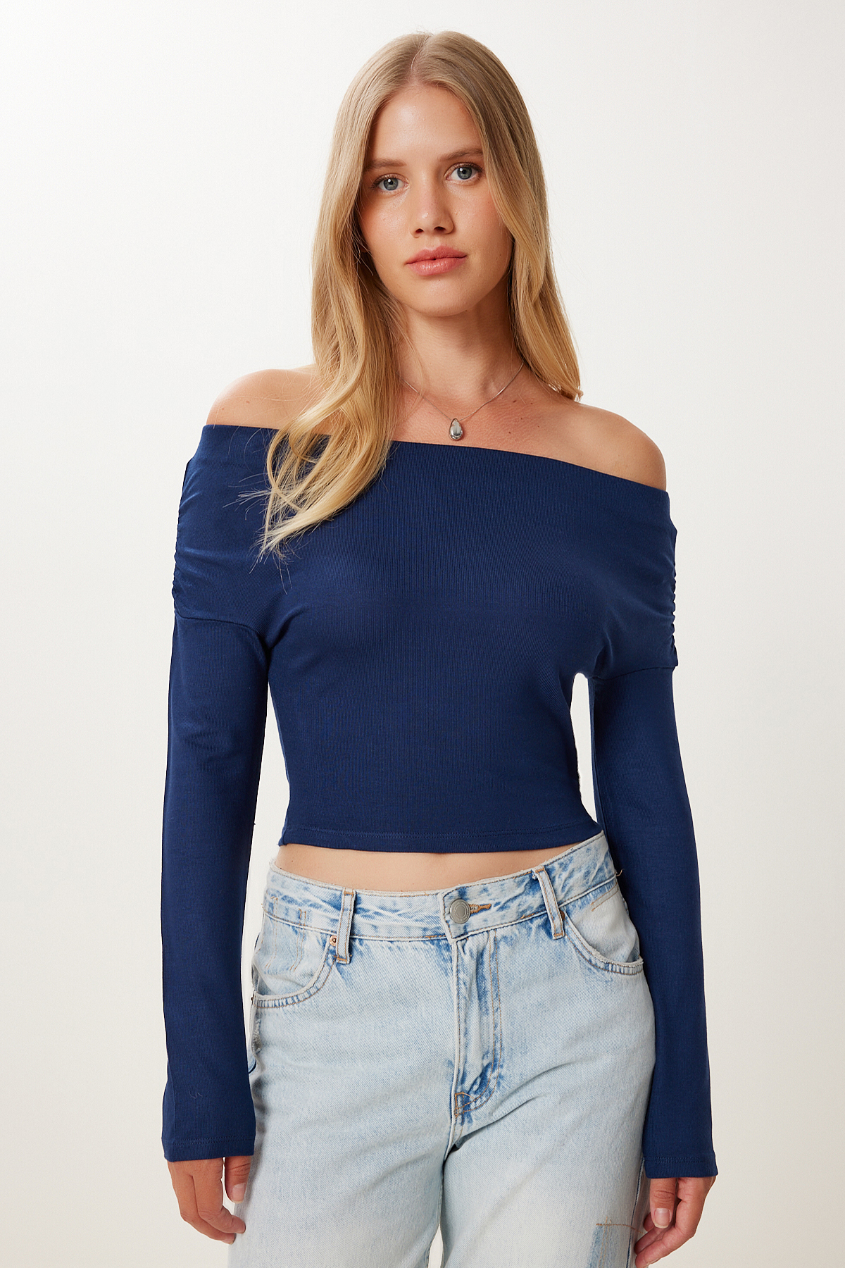 Kadın Lacivert Büzgülü Kayık Yaka Crop Bluz UB00422