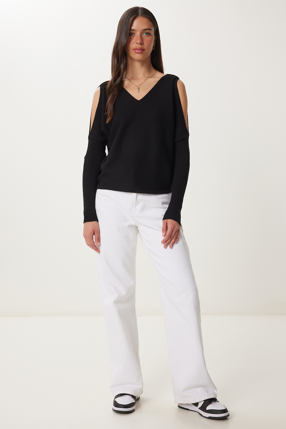 Happiness İstanbul Damska czarna bluza oversize z okienkiem na ramionach AS00016