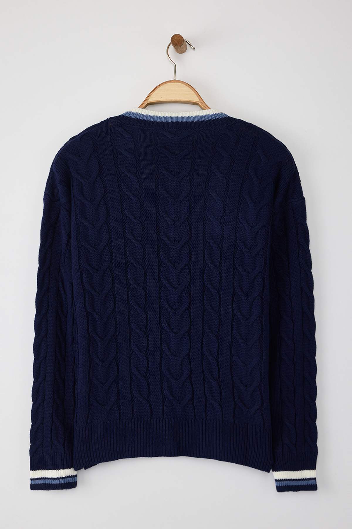 Trendyolmilla  Lacivert Saç Örgülü Kolej Temalı Triko Kazak TWOAW26KZ00153 - Görsel 6