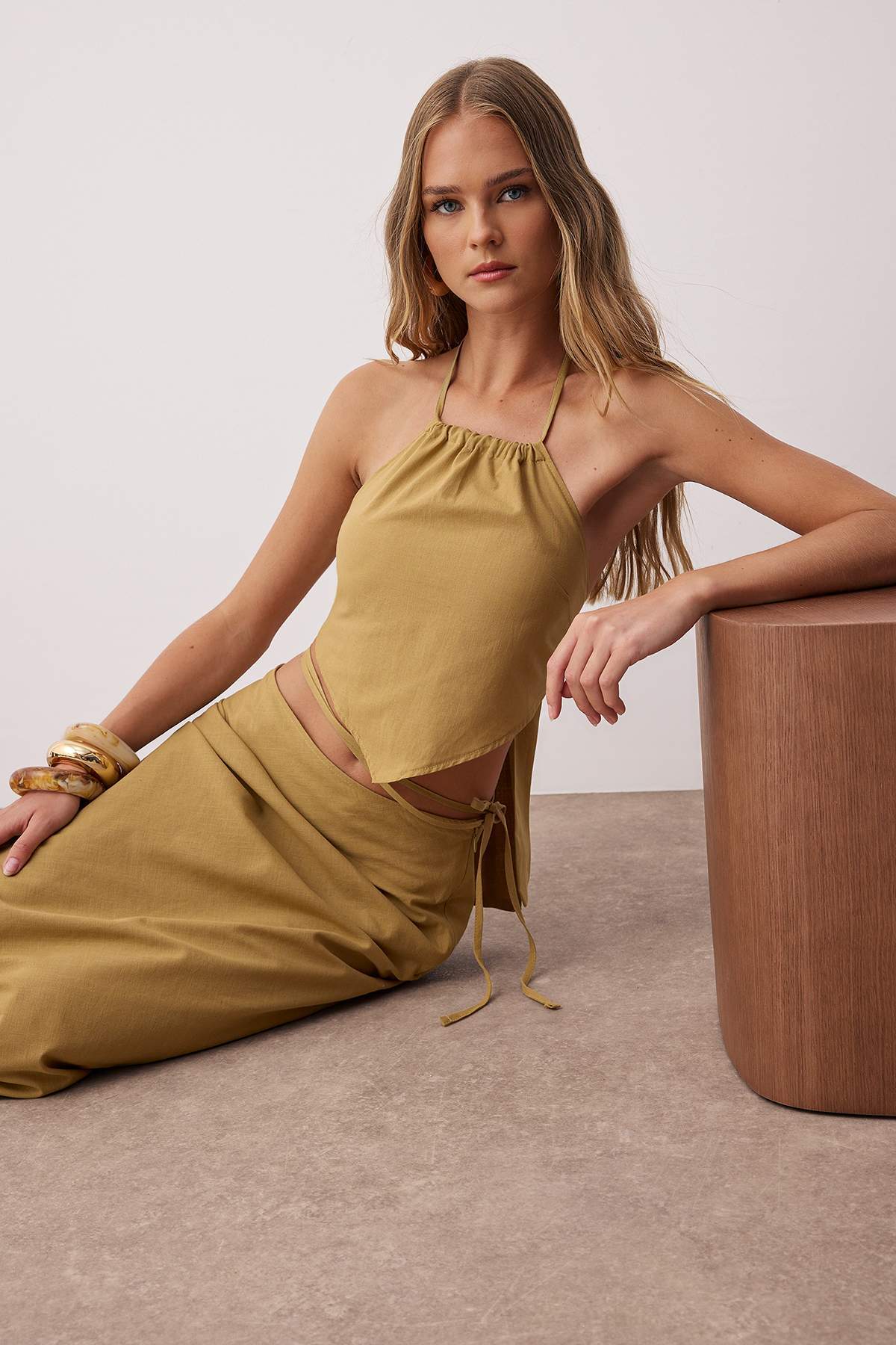 Trendyolmilla  Plaj Giyim Haki Dokuma Bağlama Detaylı Yüksek Bel Bluz-Etek Takım TBESS25AU00089 - Görsel 2