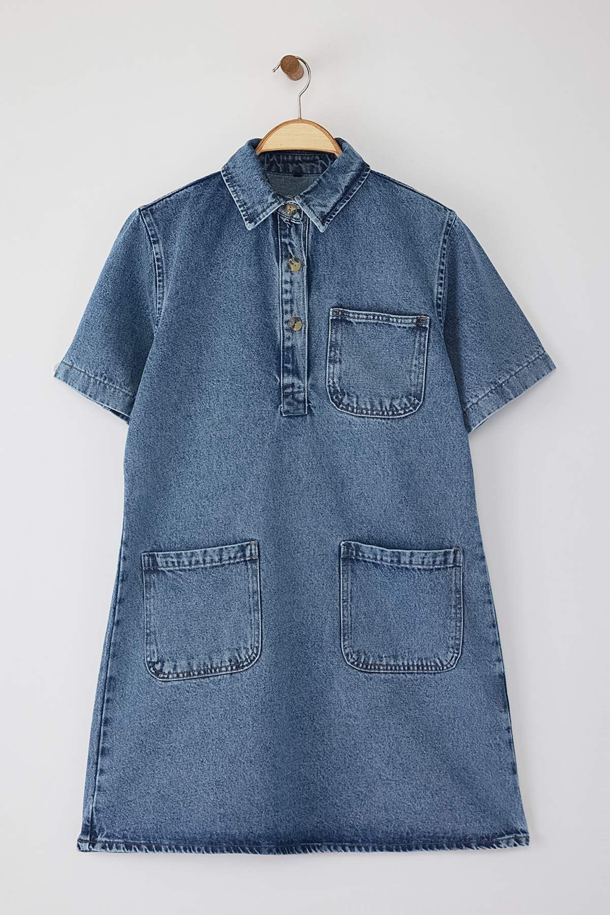 Trendyol Collection-Rochie cămașă mini denim supradimensionată cu buzunar albastru TWOSS22EL3022 7