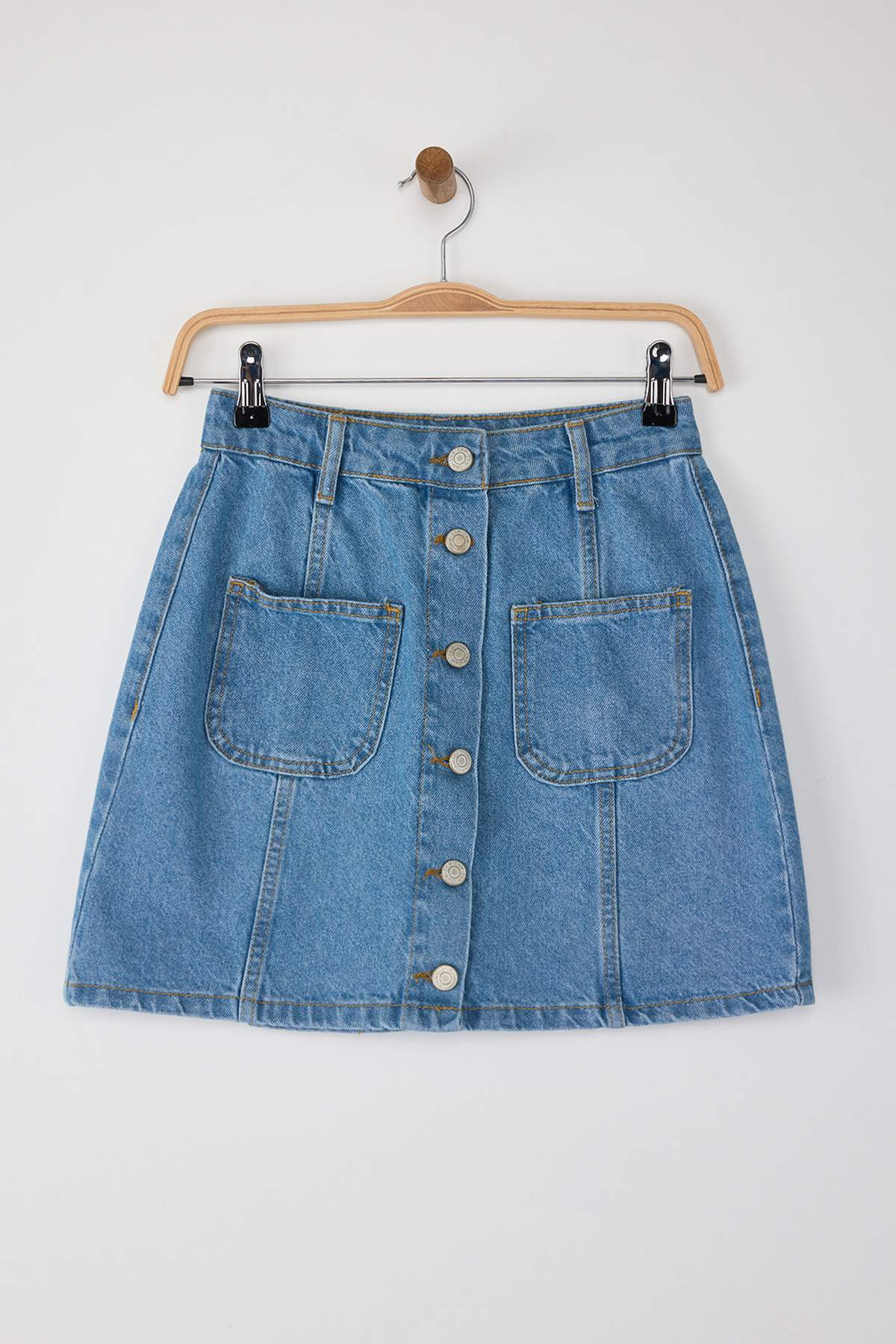 Trendyol Collection-Niebieska bardziej trwała spódnica mini z jeansu z przeszyciami na guziki z przodu Twoss22Et00050 6