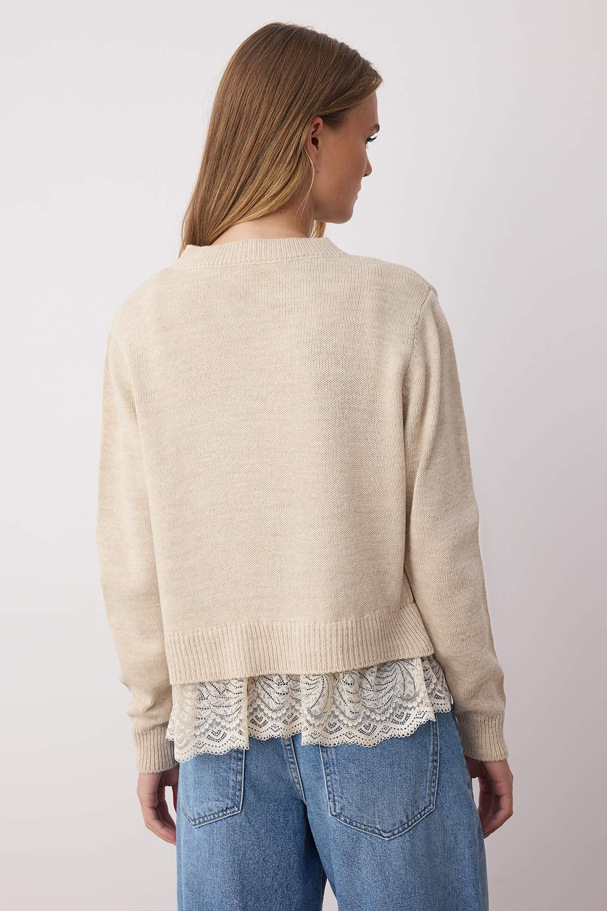 Trendyolmilla  Taş 2'li Etek Ucu Dantel Garnili Triko Hırka-Bluz Takım TWOAW26HI00019 - Görsel 5