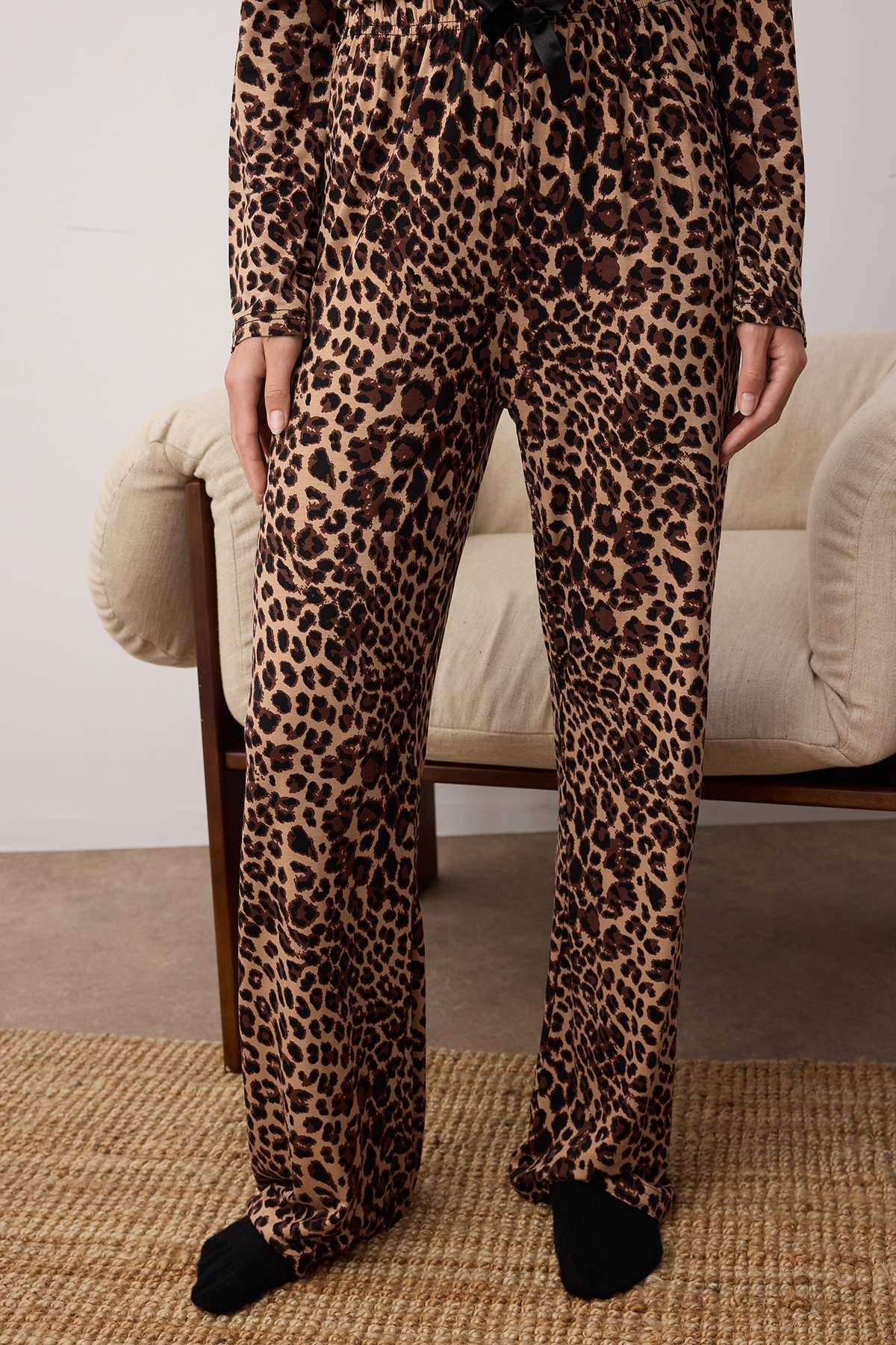 Trendyol Collection-Sada pyžama s leopardím vzorem stuha s mašlí - Thmaw25Pt00107 3