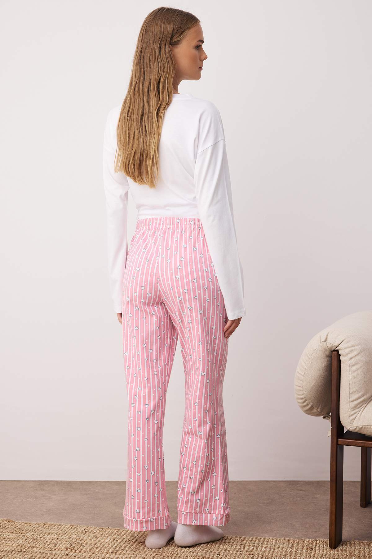 Trendyol Collection-Pamut csíkos és szív alakú pizsama alsó - rózsaszín THMSS23PJ00002 4