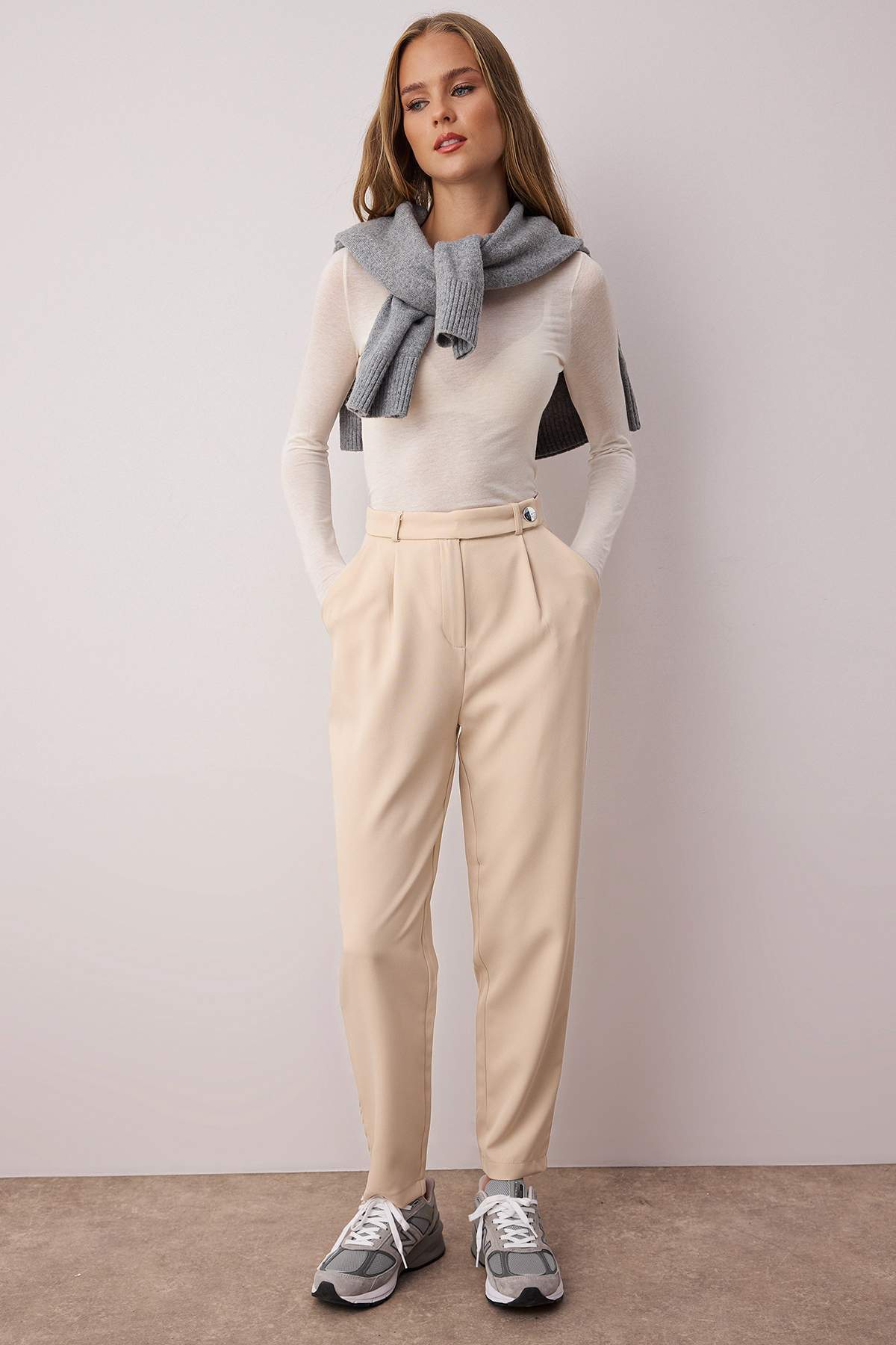 Trendyolmilla  Bej Cigarette Dokuma Kumaş Pantolon TWOAW22PL0363 - Görsel 2