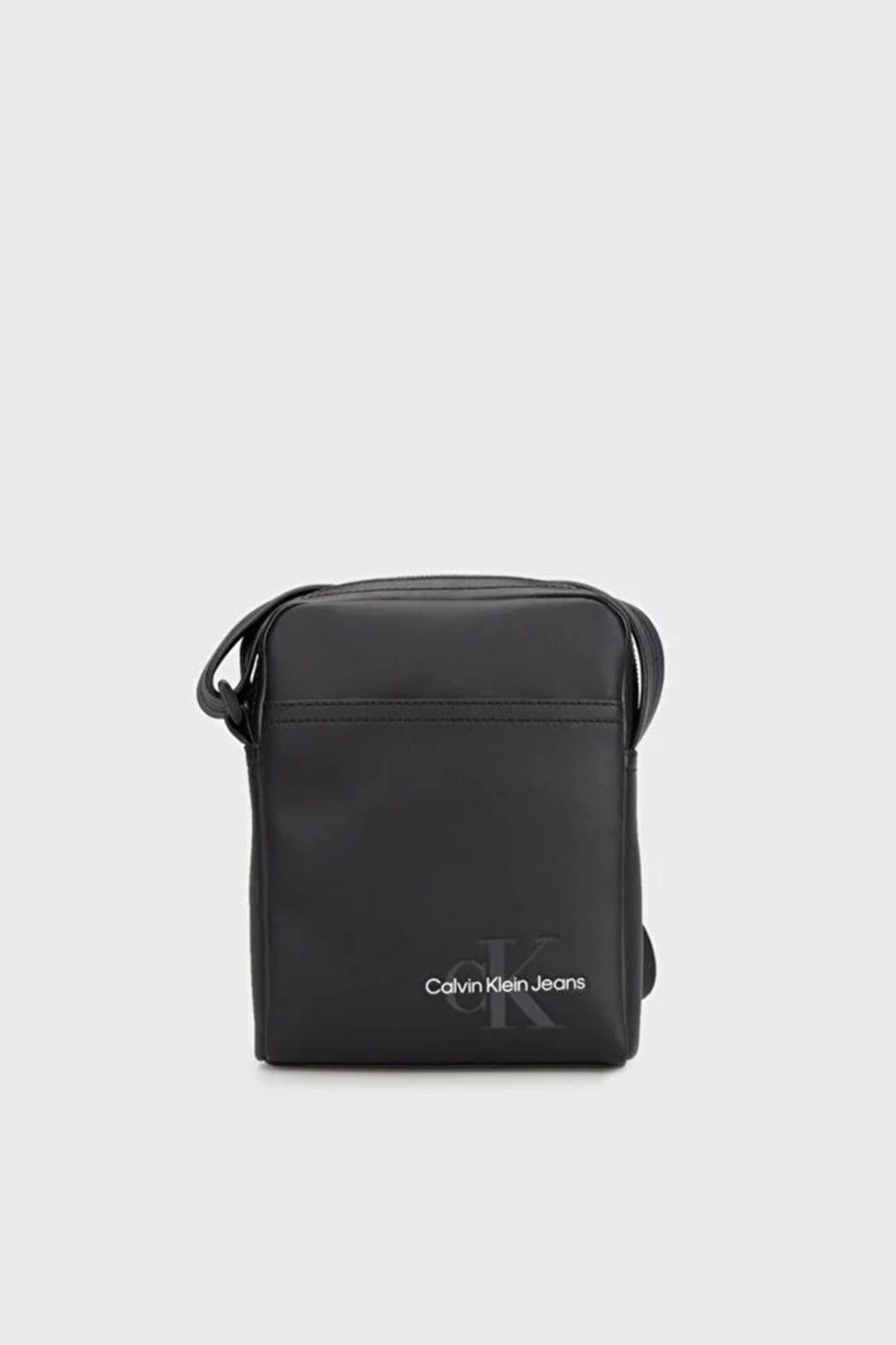 Calvin Klein-Soft Reporter18 Monogram - Stylish and Comfortable Design 3