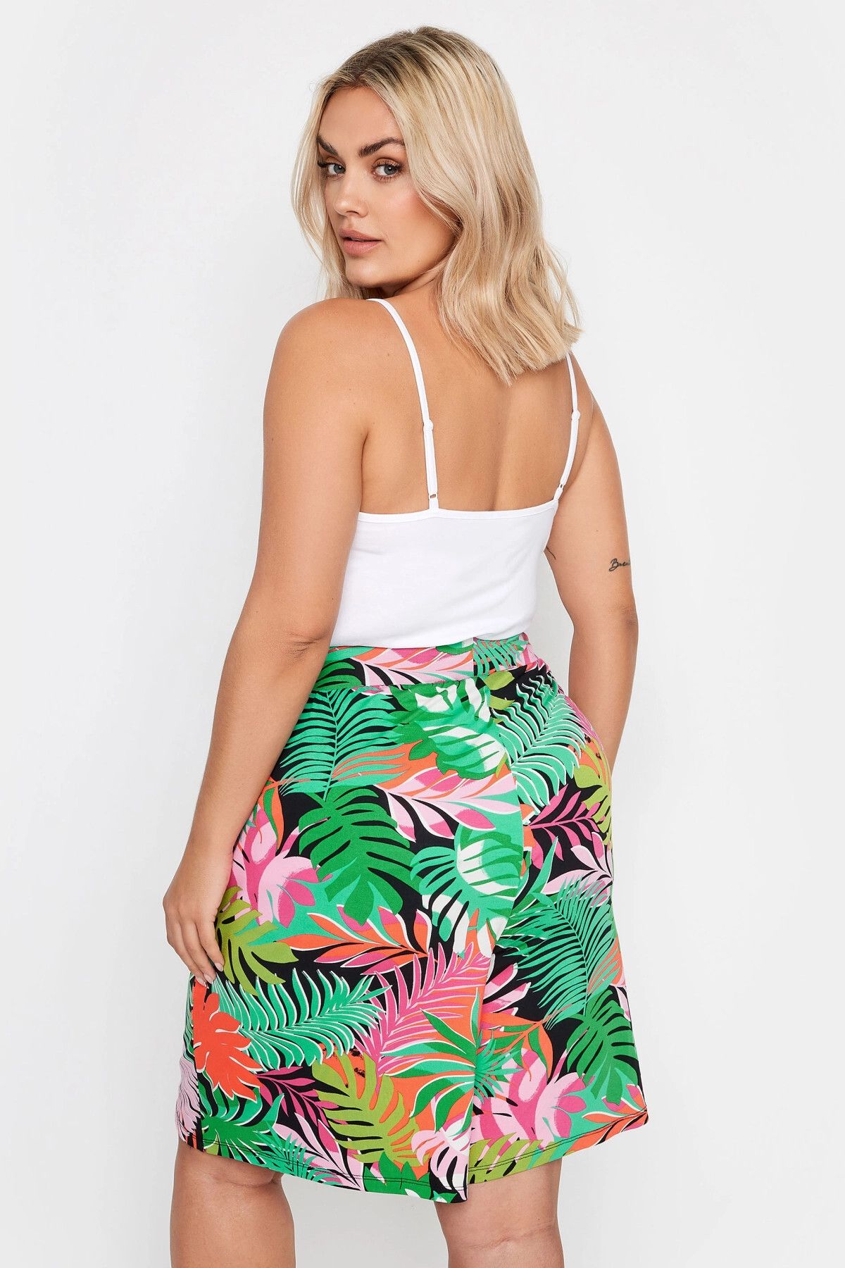 Stil Diva-Large Size Elastic Waisted Patterned Loose Fit Lycra Shorts145100 5