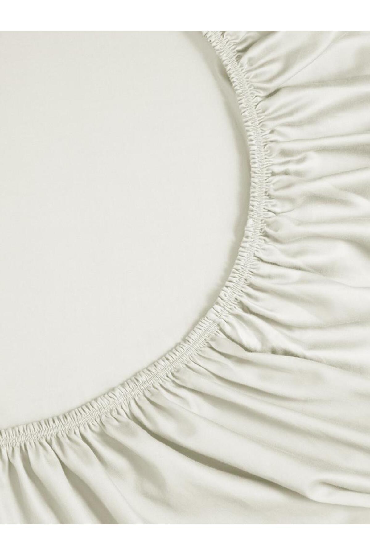 Karna Home-Satin Fitted Sheet – Soft Textured and Shiny Looking 3