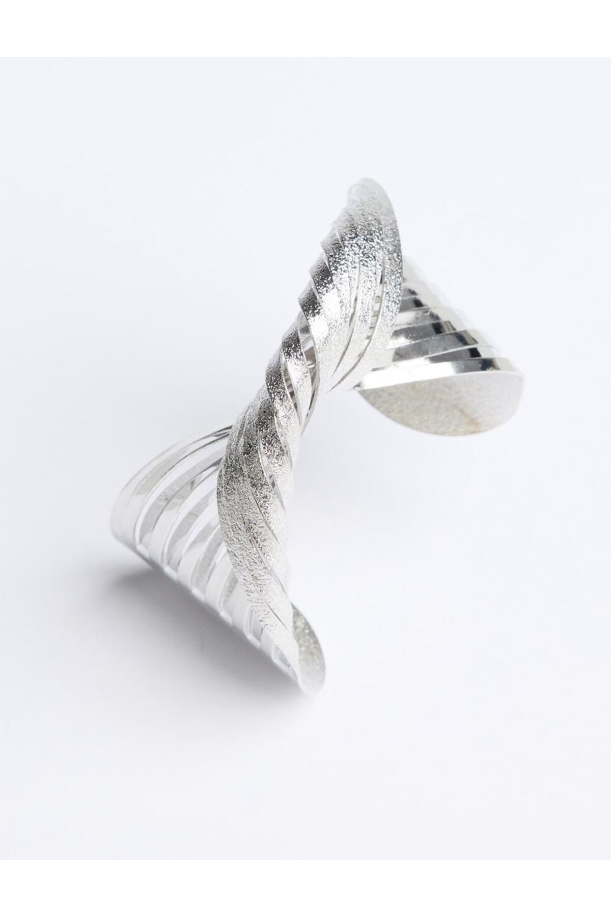 Jimmy Key-Silver Color Twist Figured Handcuff Bracelet 1