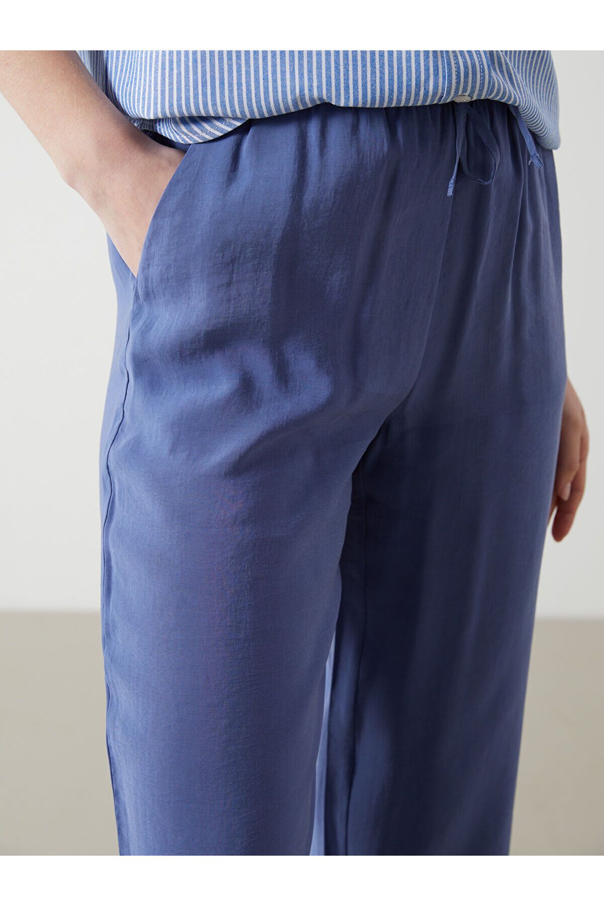 LC Waikiki-Women's Trousers with Elastic Waist 3
