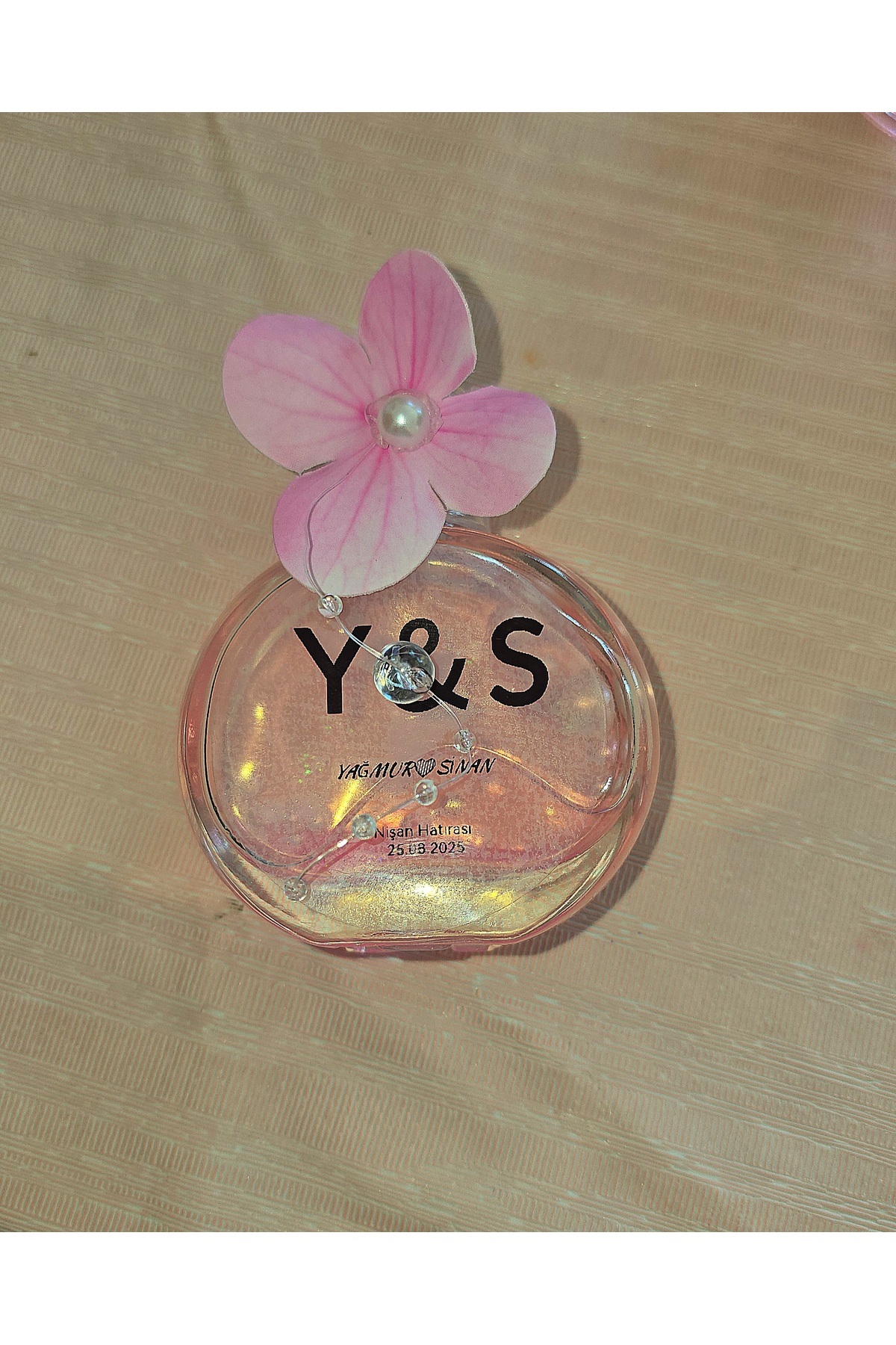 yağmur candle Kişiye Özel Etiketli Simli -İnci boncuklu Kolonya – Japon Kiraz Çiçeği