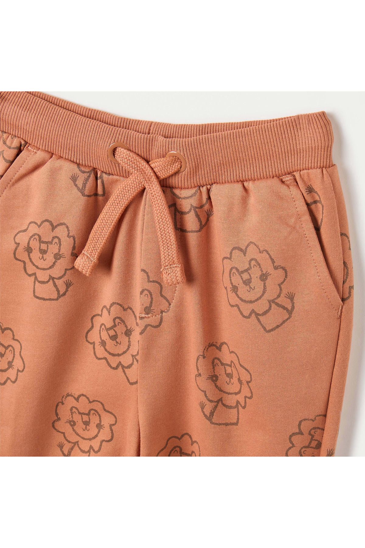 Juniors-All-Over Lion Print Joggers with Drawstring Closure 2