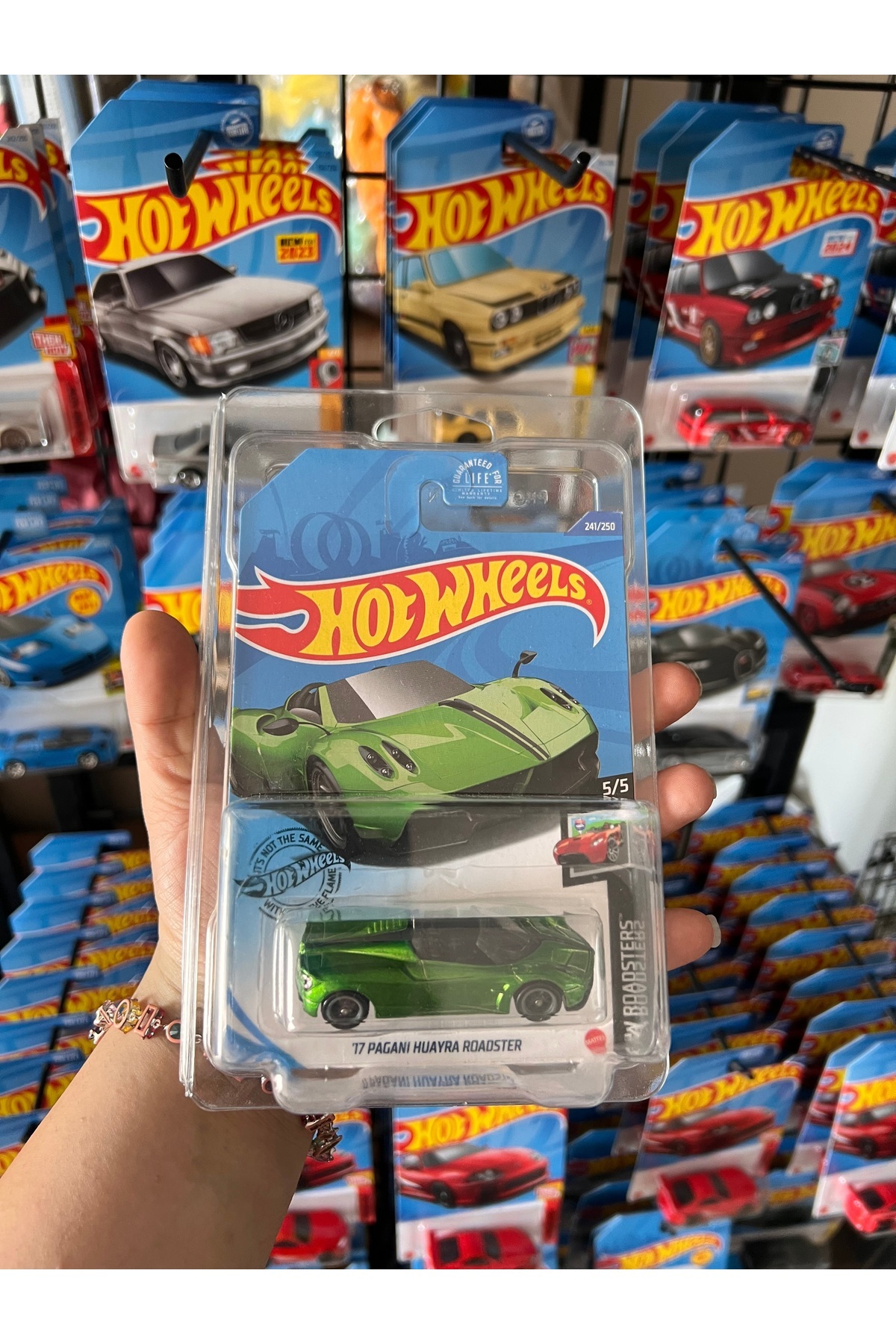 HOT WHEELS '17 Pagani Huayra Roadster Super Treasure Hunt Sth 25