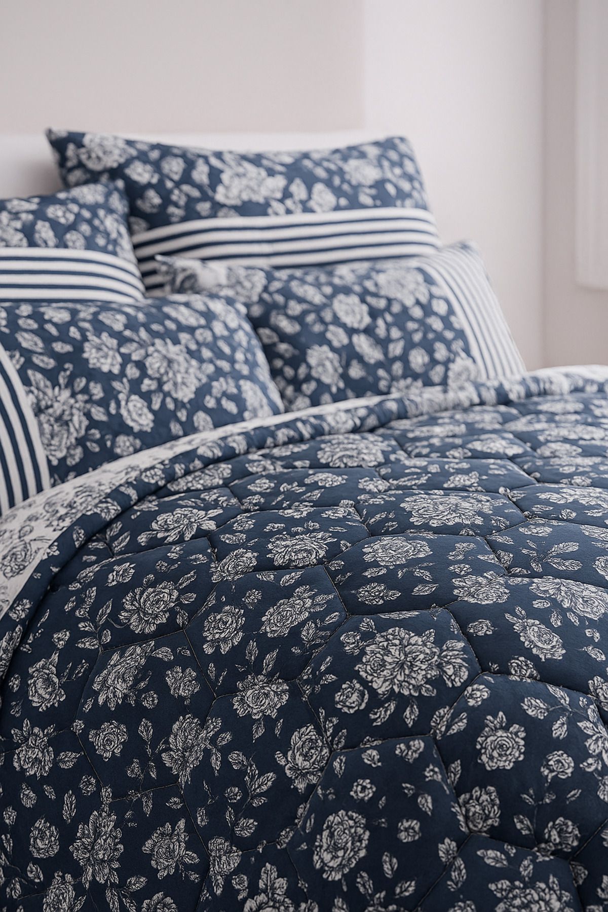 Mislina Home-Cayprus Dublu Matlasat Umplut Pique 4 Sezoane Honeycomb Dsn | Cadou husă de pernă |   200x230 cm 1