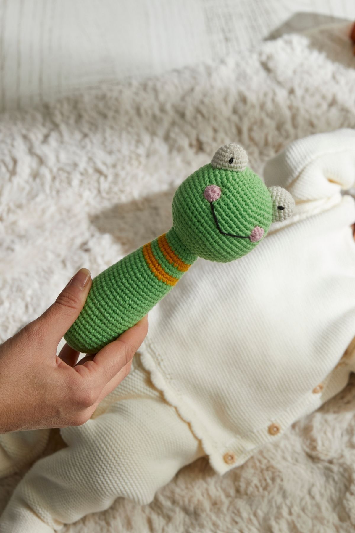 CAPELLA TOYS Doğal Bebek Örgü Amigurumi Kurbağa Eğlenceli Çıngırak