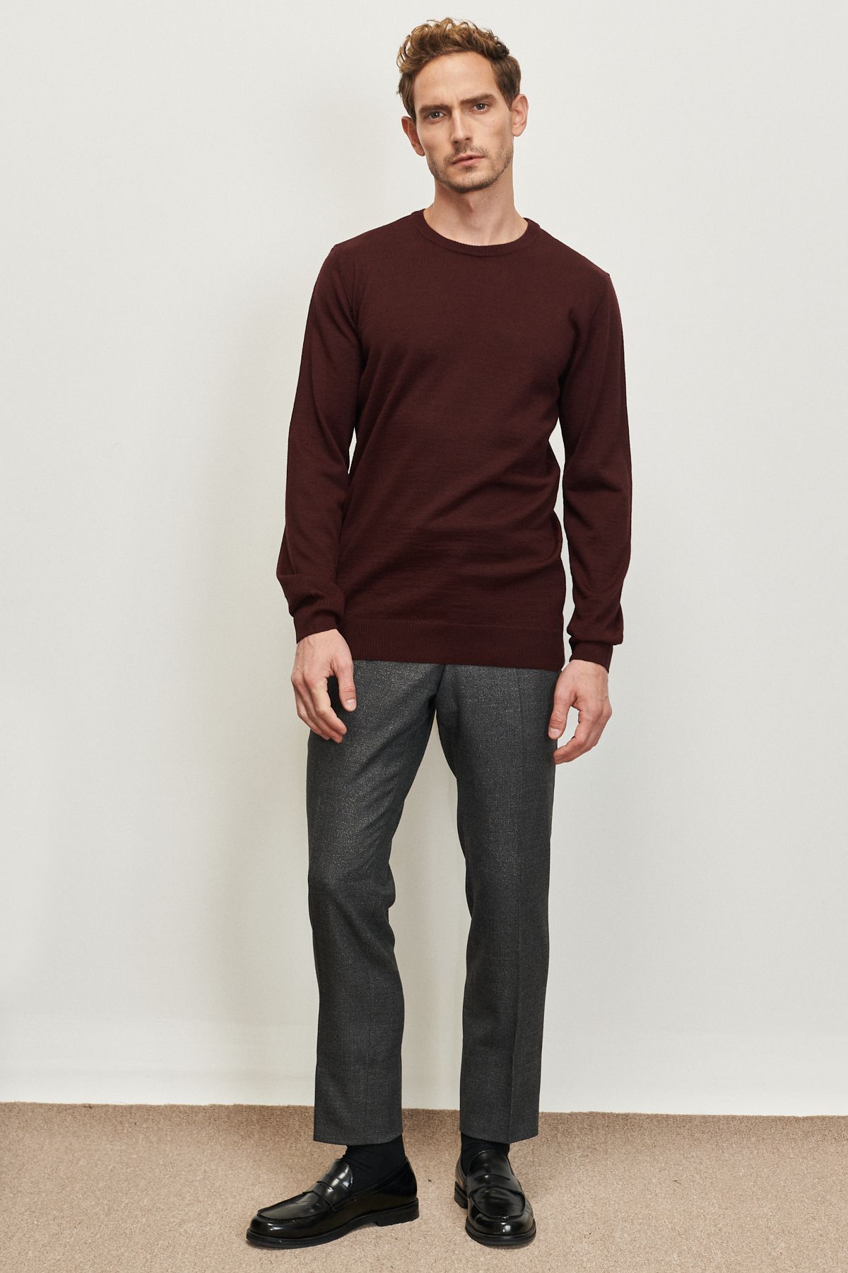 AC&Co / Altınyıldız Classics-Herren-Strickpullover in Weinrot mit Standard-Passform, normaler Passform, Rundhalsausschnitt, Wolle, bequem 2